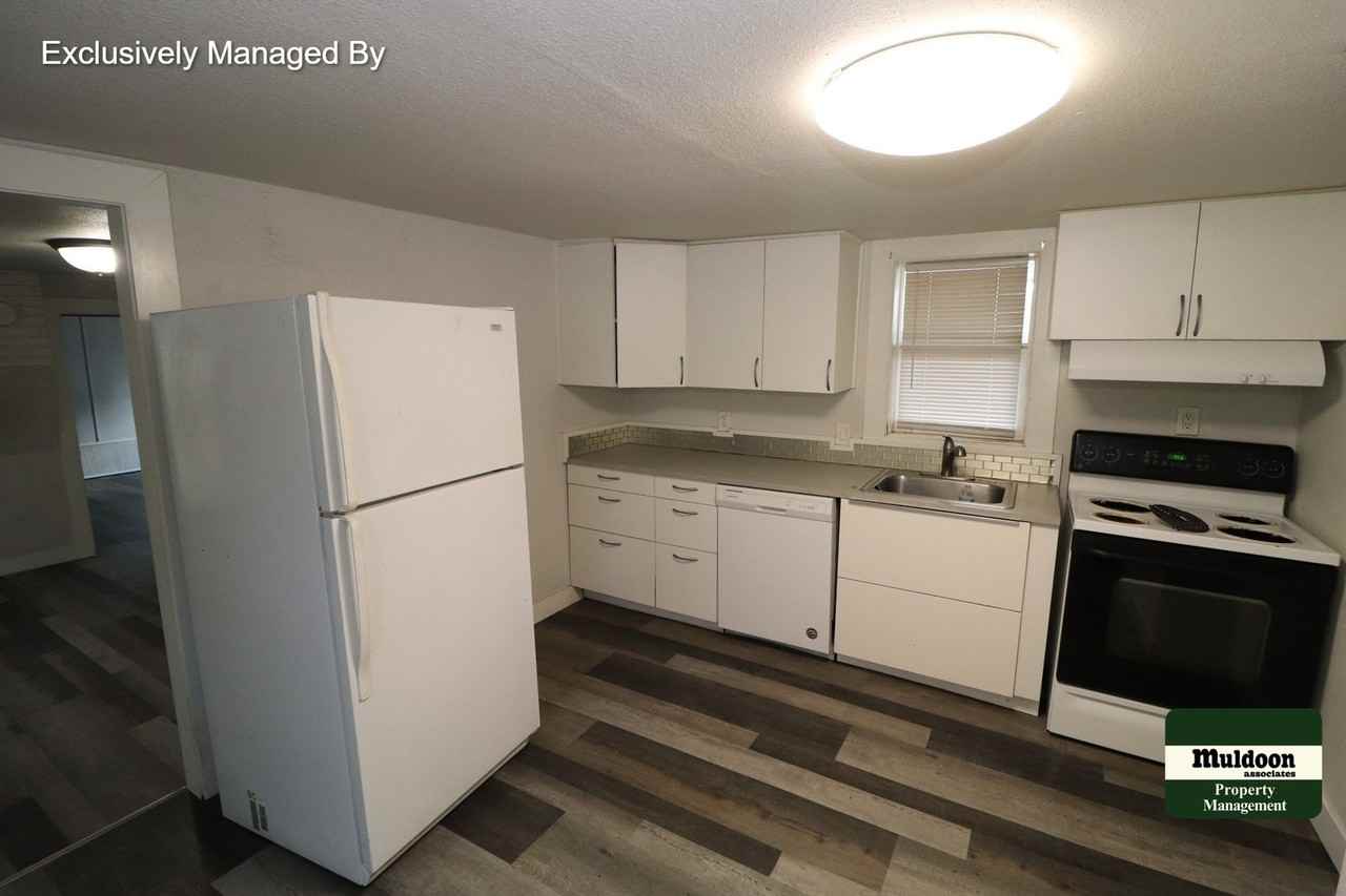 1543 Spruce St - Photo 5 of 7
