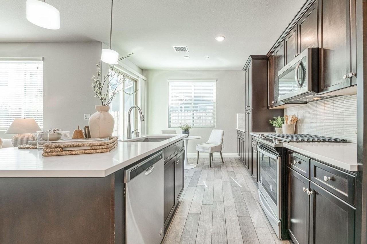 1437 E Via Viola Way - Photo 6 of 25