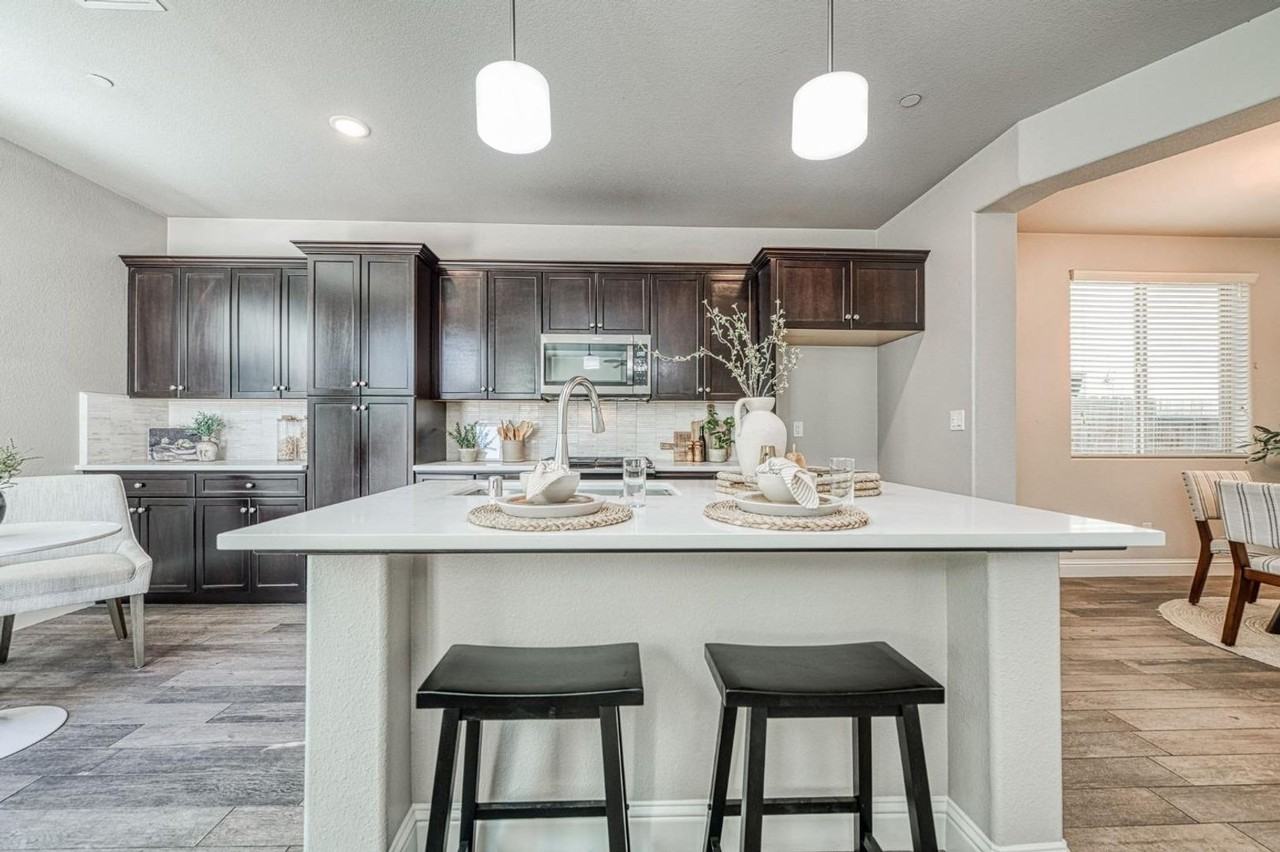 1437 E Via Viola Way - Photo 7 of 25