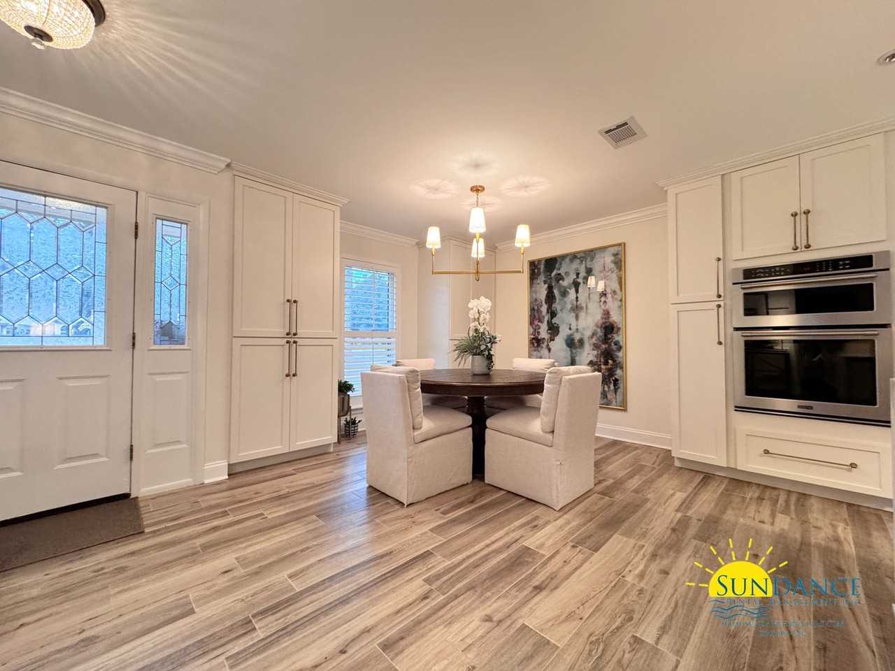 224 Yacht Club Dr Ne - Photo 2 of 37