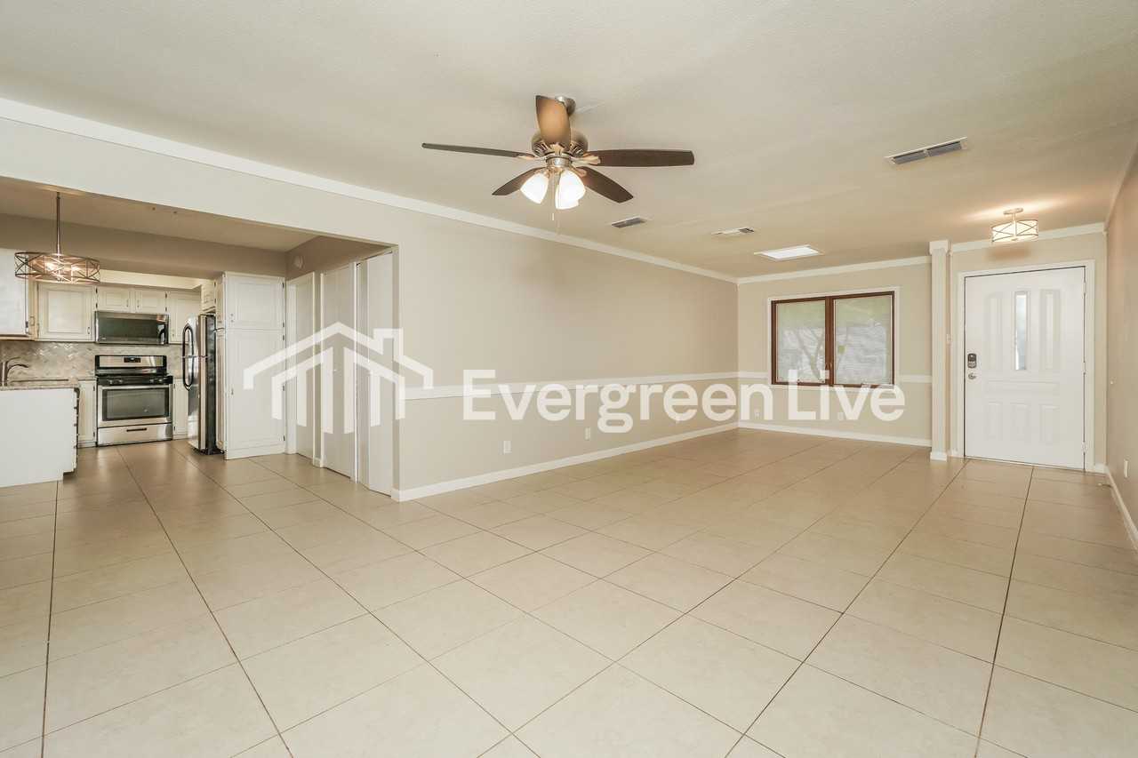 7518 Meadow Green St - Photo 5 of 12