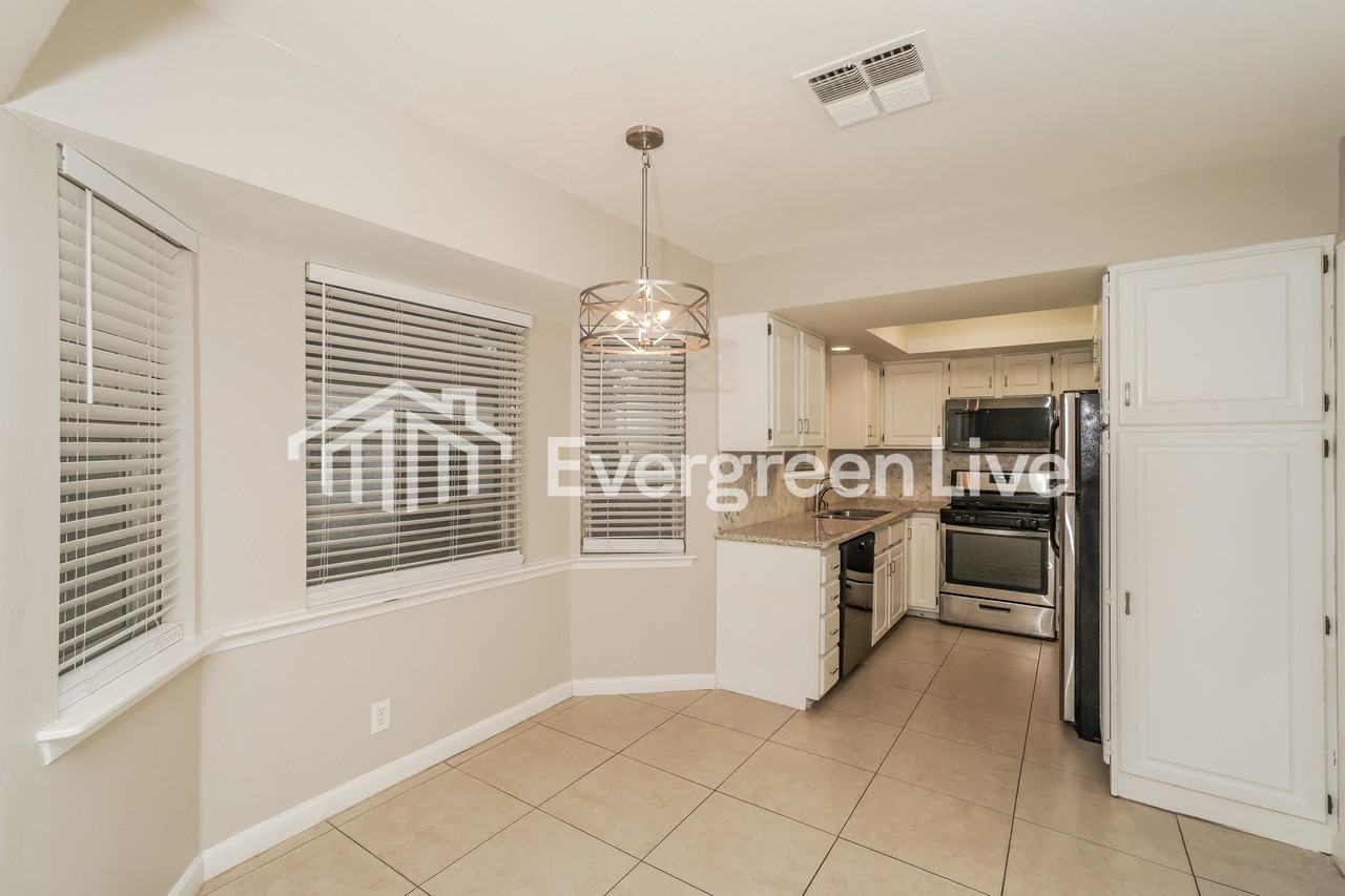 7518 Meadow Green St - Photo 4 of 12