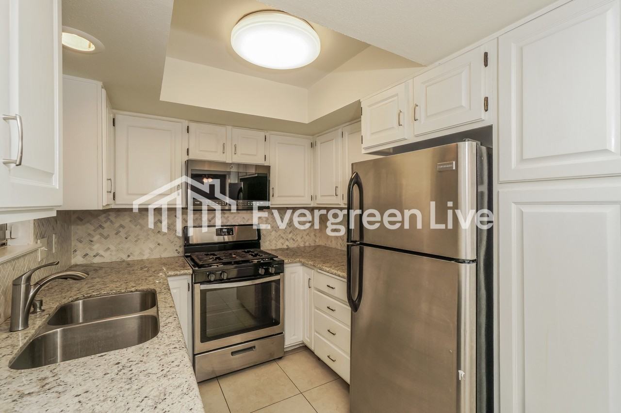 7518 Meadow Green St - Photo 3 of 12