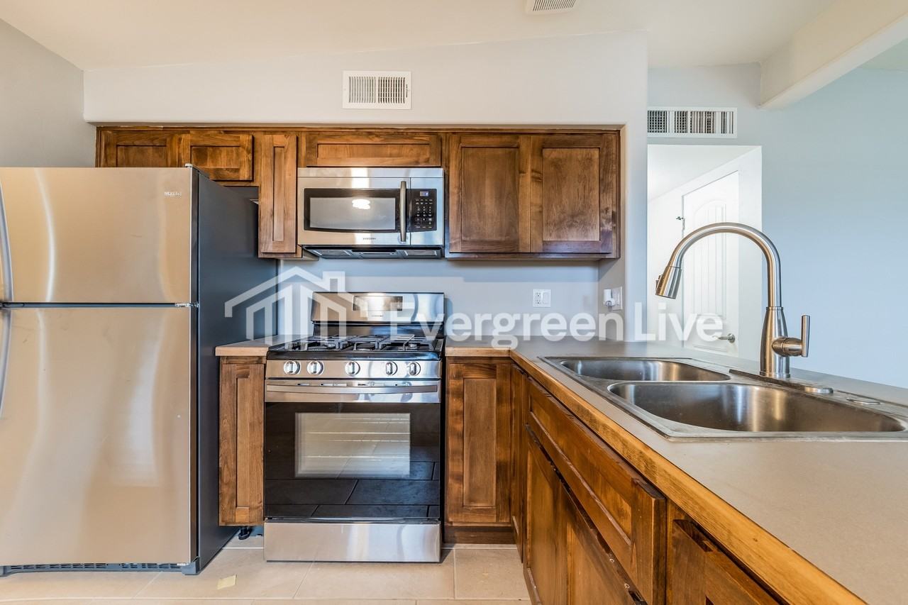 7034 S Leary Dr - Photo 2 of 20