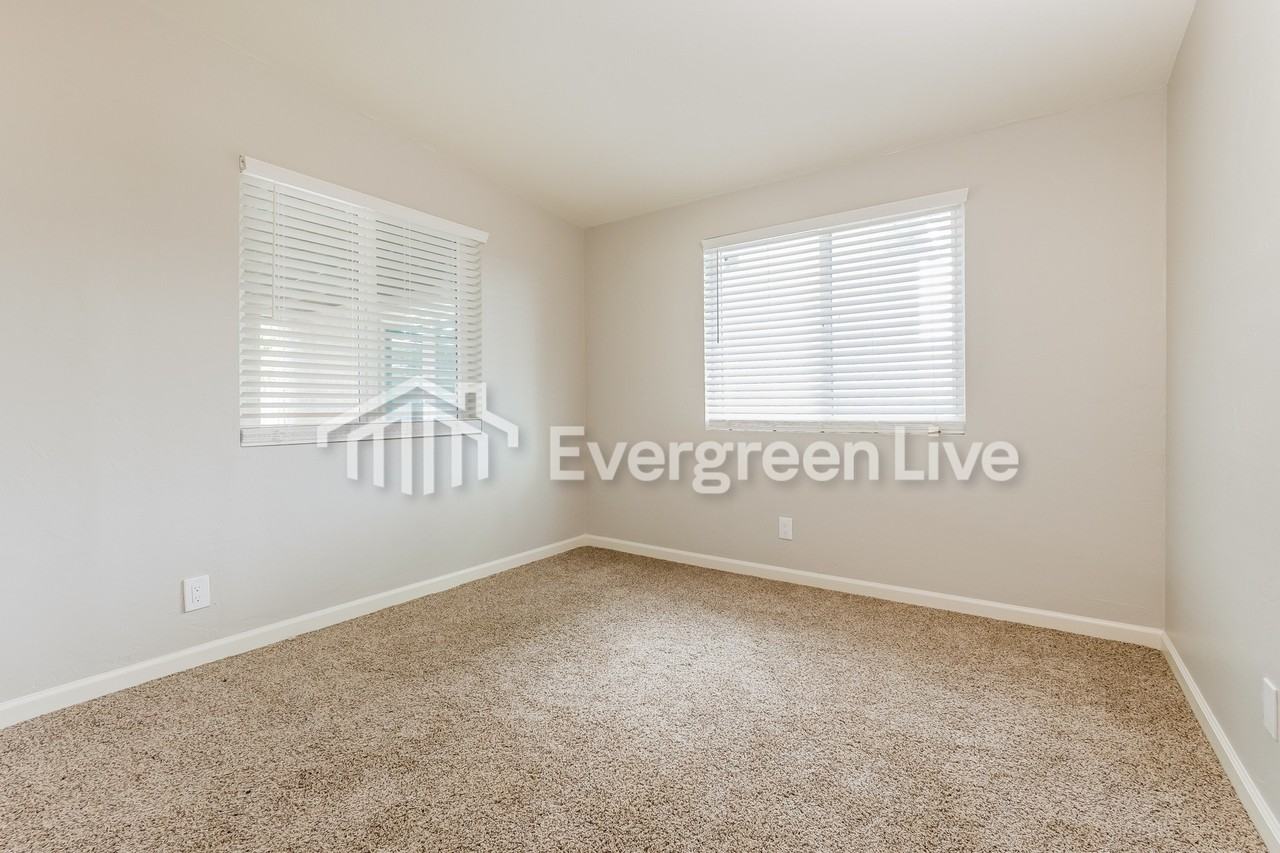 7034 S Leary Dr - Photo 7 of 20