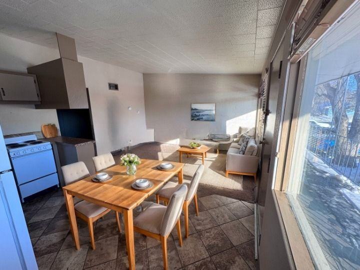 838 Avenue B - Photo 2 of 4