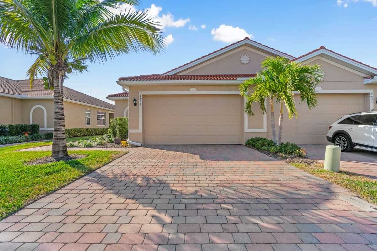 4425 Dutchess Park Rd - Photo 2 of 24