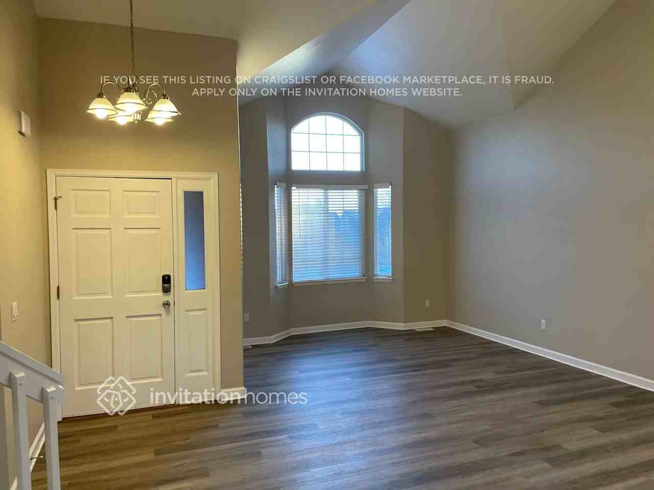 5043 S Owens St - Photo 2 of 30