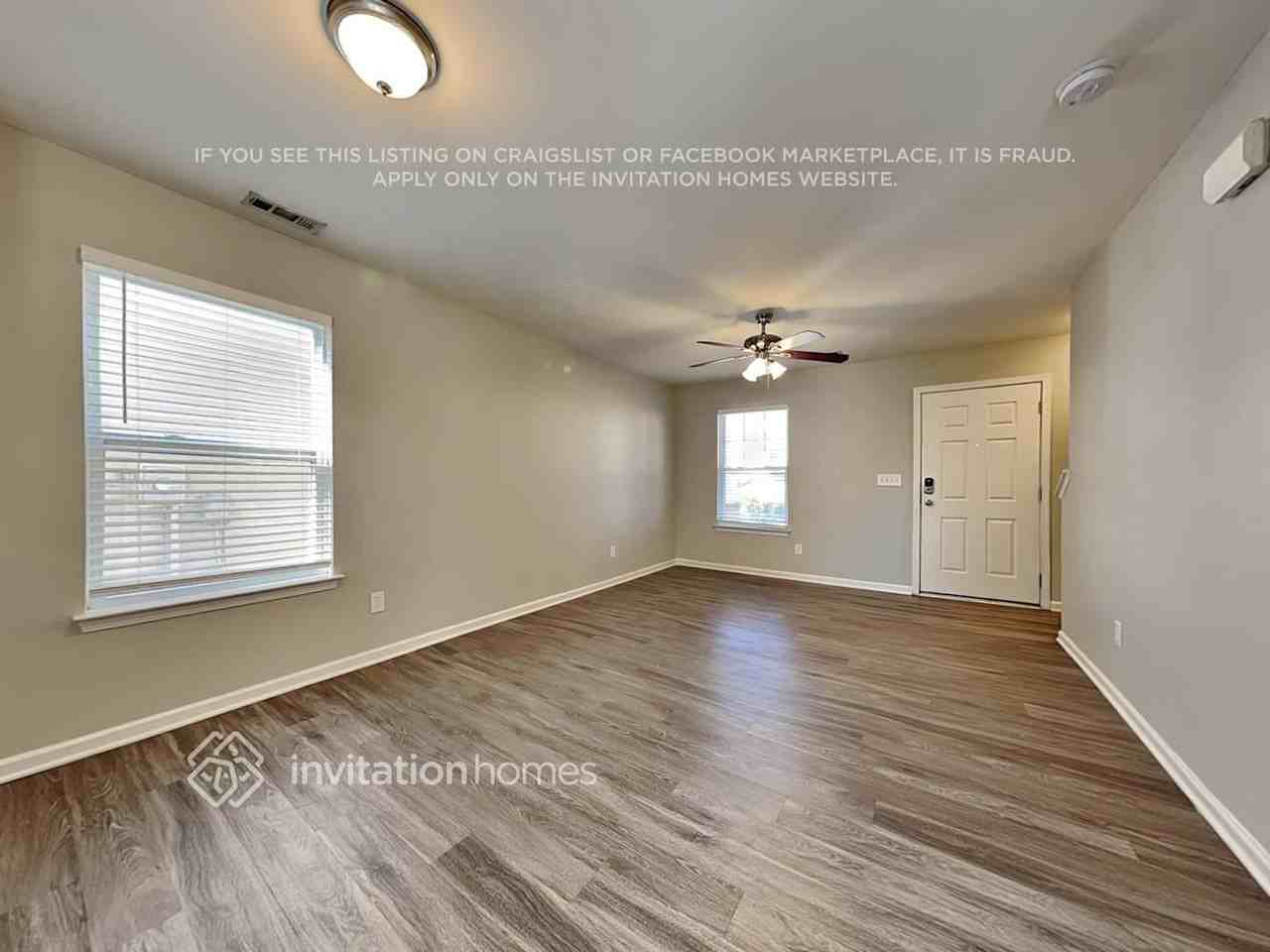 3926 Damask Dr - Photo 4 of 18