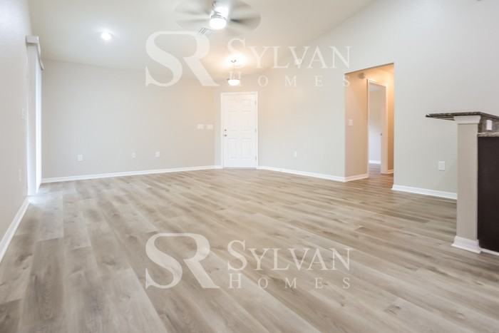 34910 Highbury Ln - Photo 3 of 16