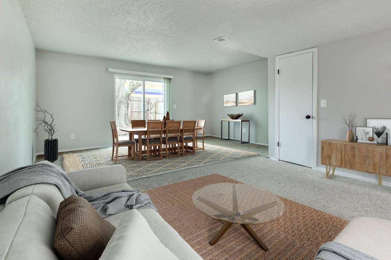 Griffin Park Townhomes! - Photo 2 of 4