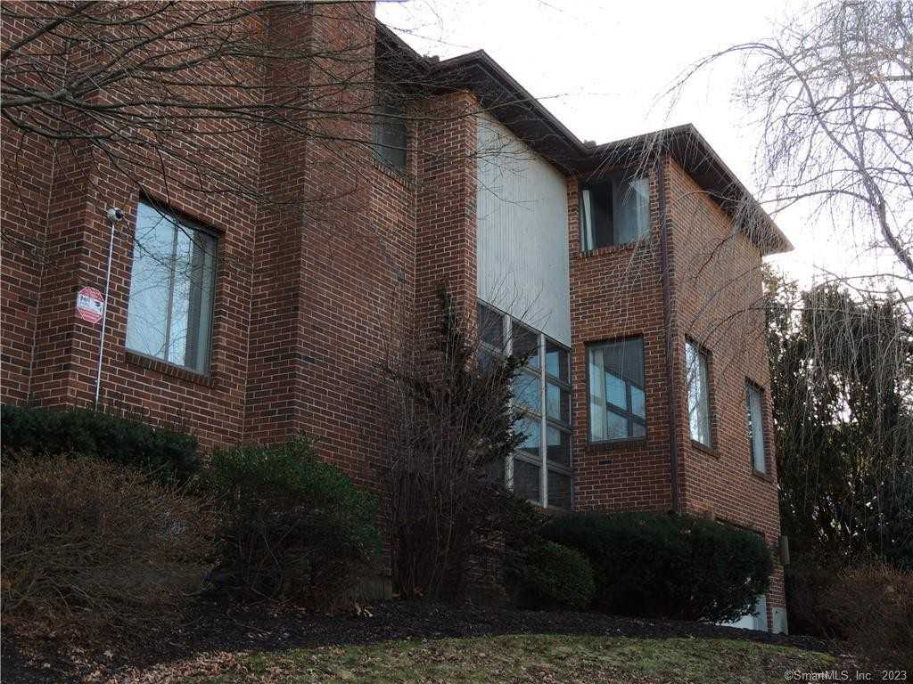 211 Highland Ave #211 - Photo 2 of 16