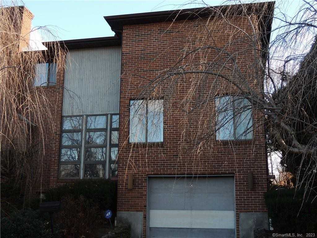 211 Highland Ave #211 - Photo 4 of 16