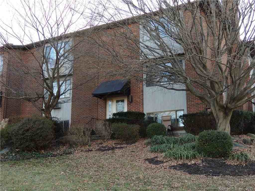 211 Highland Ave #211 - Photo 5 of 16