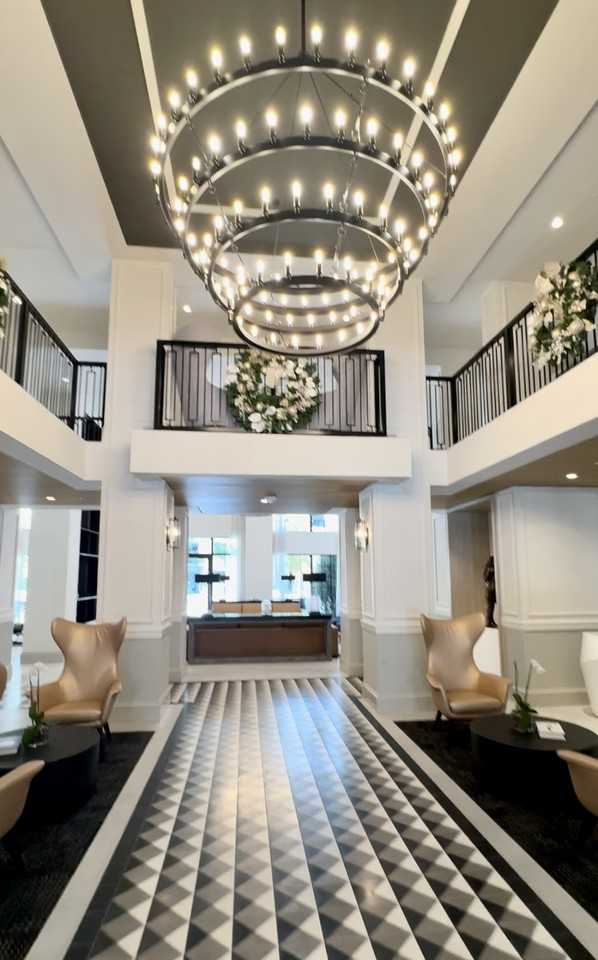 930 W Spruce St #3 - Photo 3 of 20