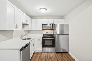 featured image of 1565 W Irving Park Rd