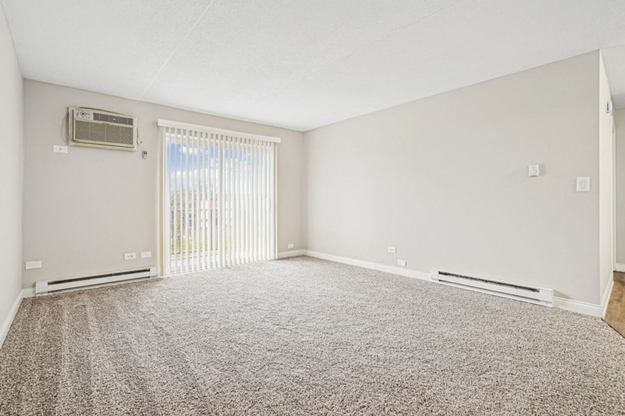 Medinah Terrace Apartments - Photo 3 of 42