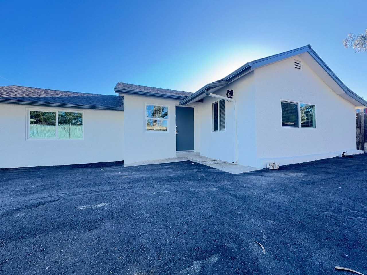 712 712 Garrett & 2291, 2291 Willow - Photo 2 of 21