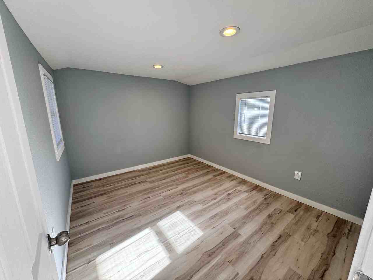 Capitol Apartments - Photo 3 of 7
