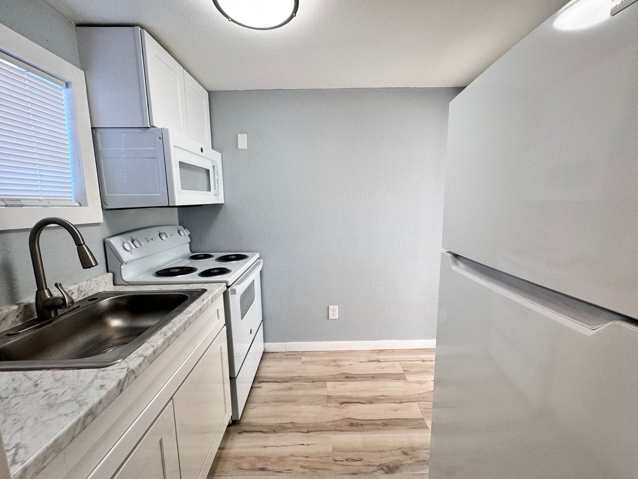 Capitol Apartments - Photo 4 of 7