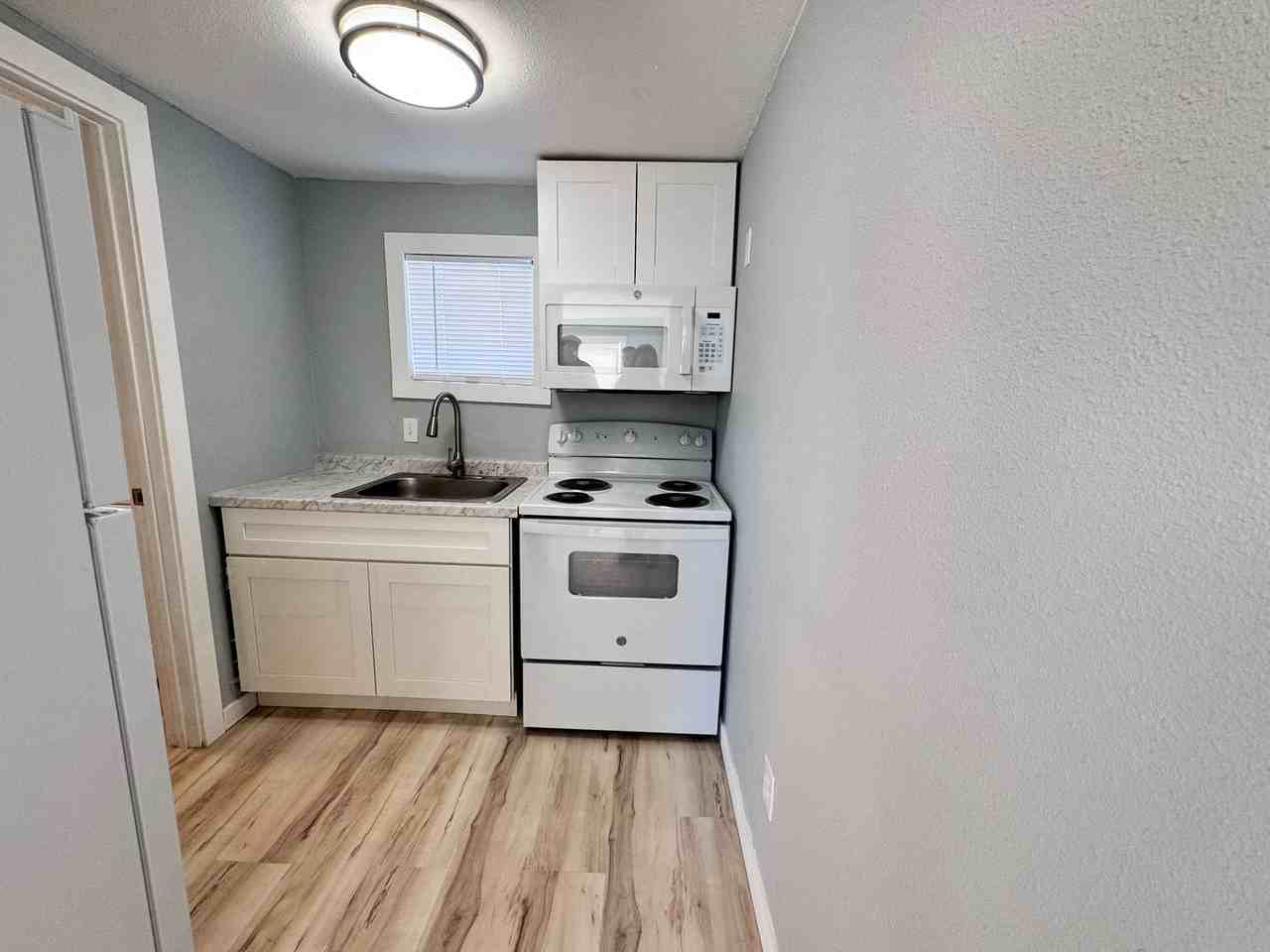 Capitol Apartments - Photo 5 of 7