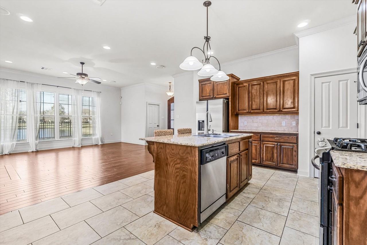 18130 Willow Trail Dr - Photo 2 of 15