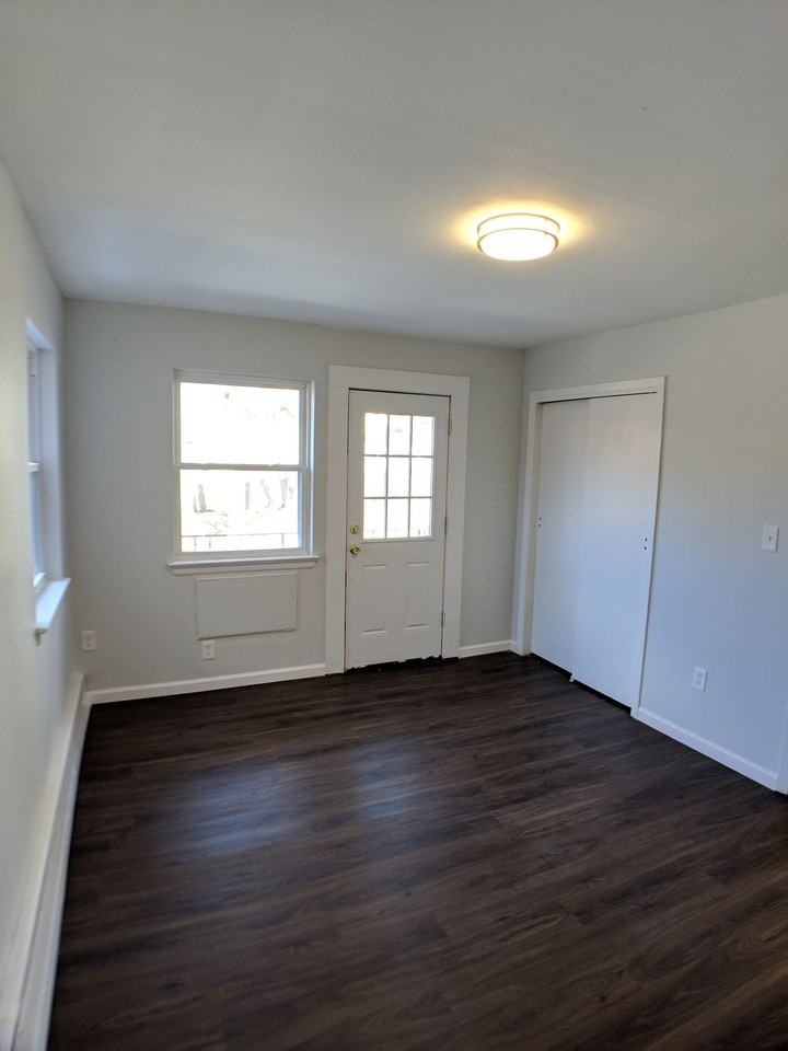 Montclair Gardens - Photo 5 of 6