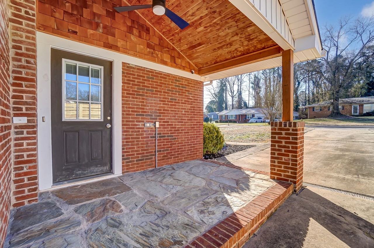 10 Spruce Pine Dr - Photo 4 of 45