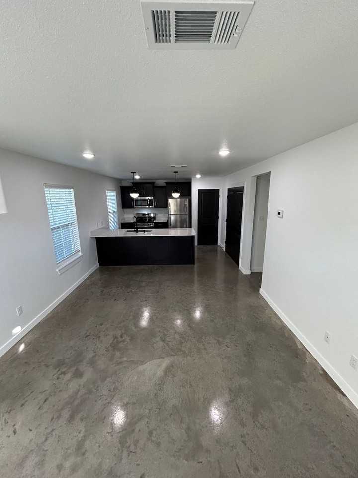 Royal Ridge Holdings, LLC - Photo 2 of 16