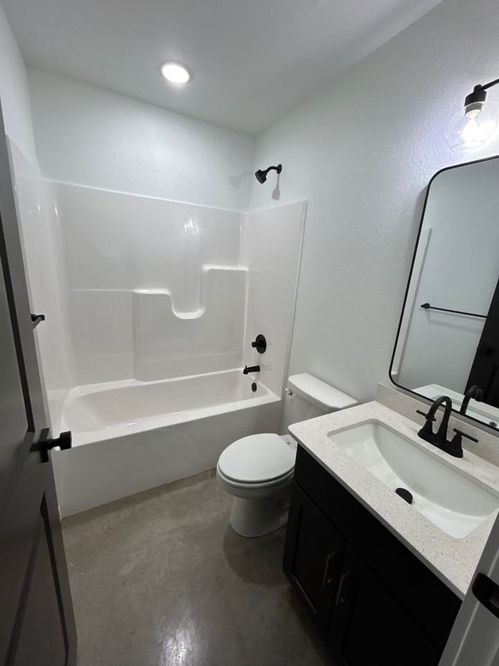 Royal Ridge Holdings, LLC - Photo 6 of 16