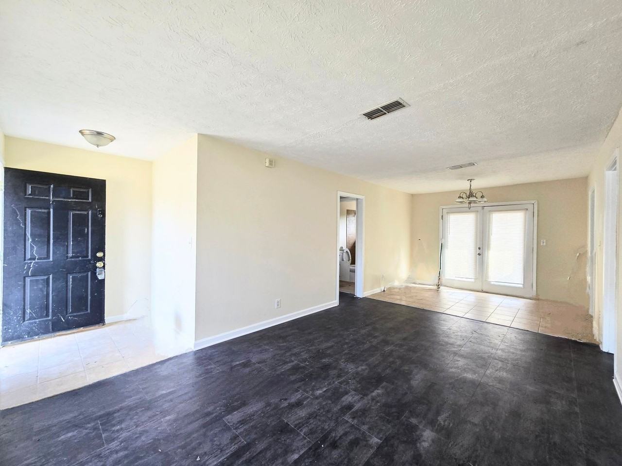 2726 Albemarle Rd - Photo 2 of 14