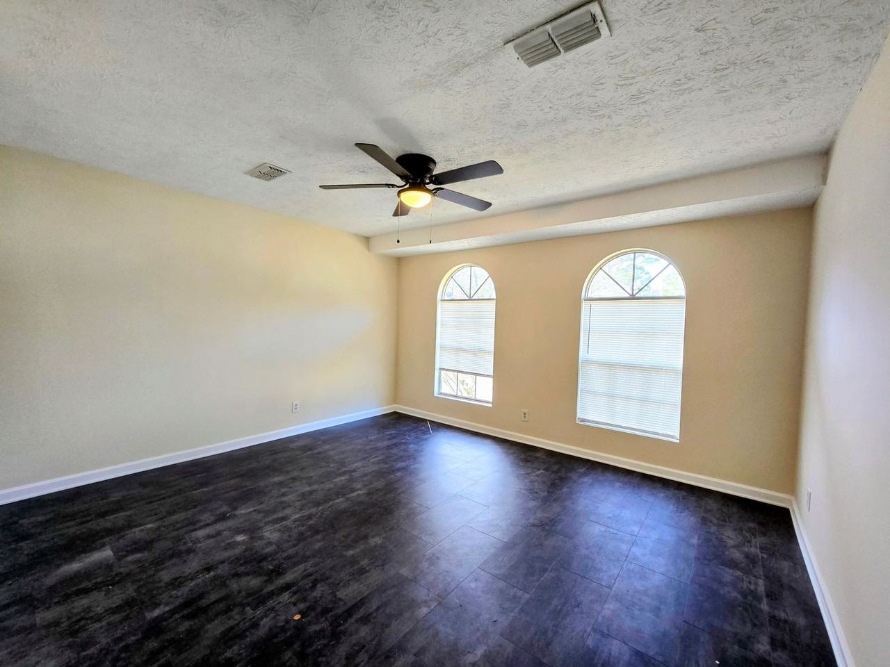 2726 Albemarle Rd - Photo 3 of 14