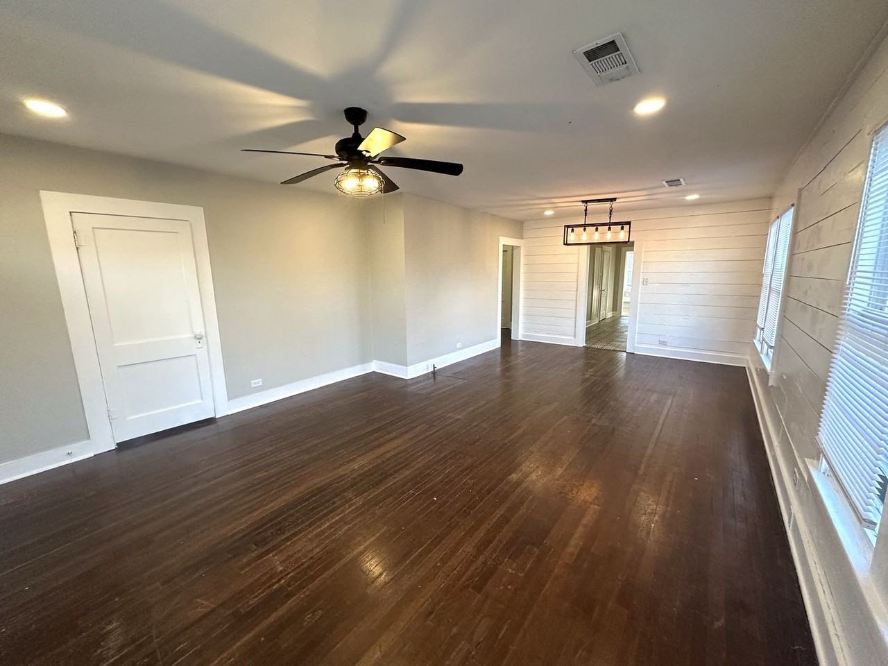 824 N 2nd St - Photo 3 of 16