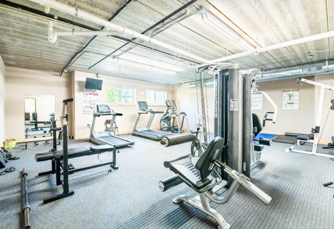 Delafield Woods Apartments - Photo 6 of 50