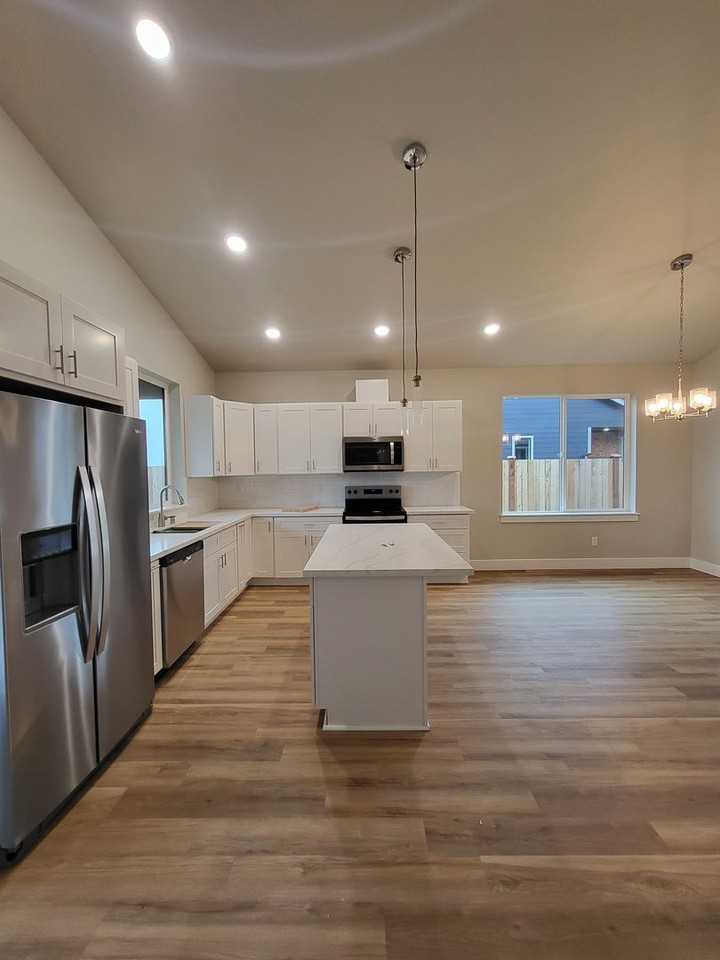 2114 Hawks View Ln - Photo 3 of 19