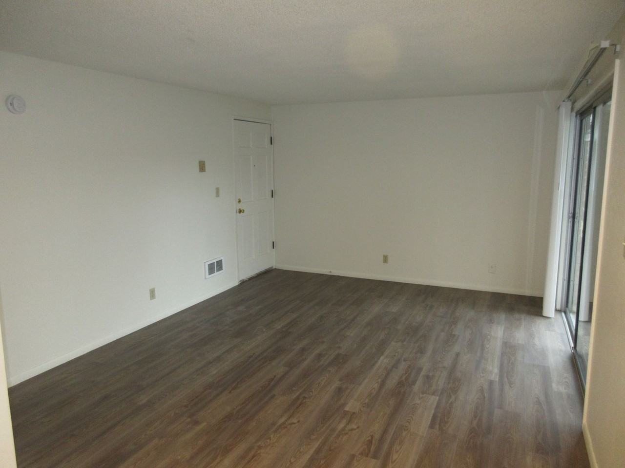 1121 Waller St Se - Photo 6 of 14