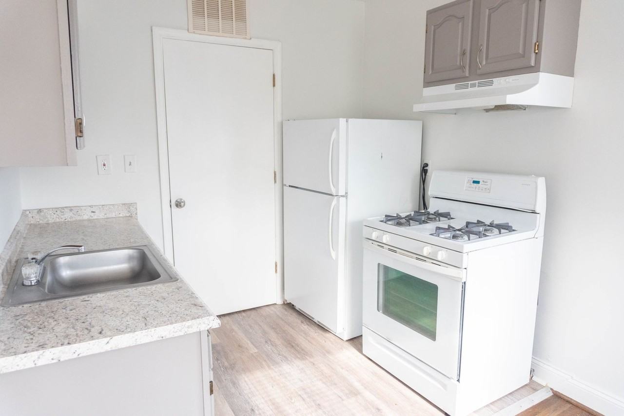 1723 27th Street SE - Photo 4 of 24