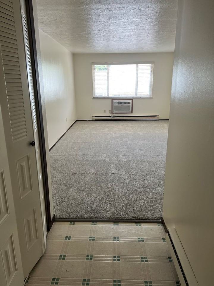 Highland's Apartments - Photo 3 of 11