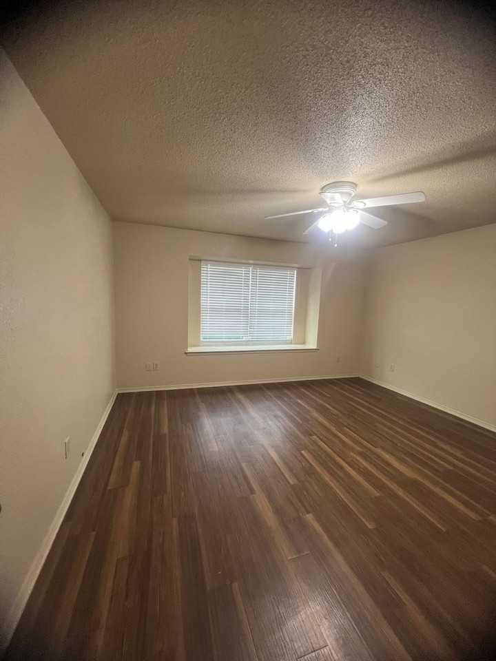 1406 Chapel Downs Rd - Photo 5 of 10
