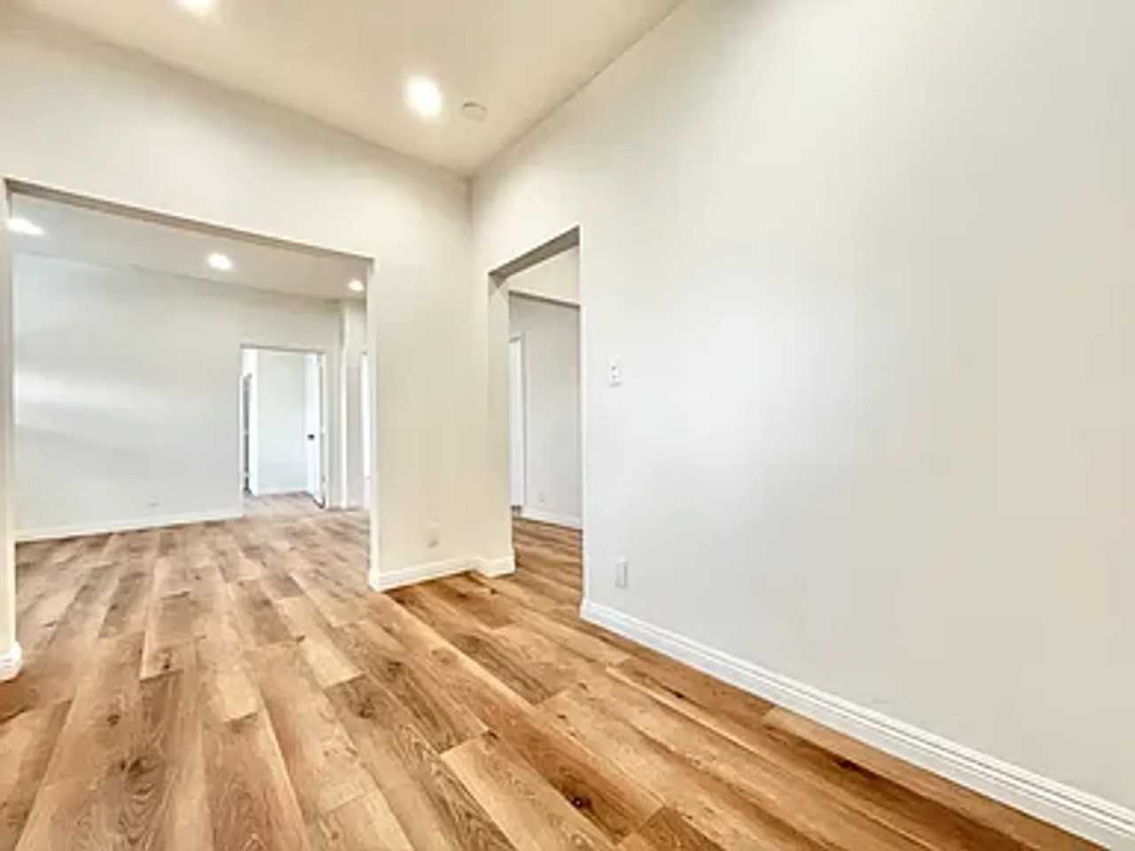 1034 1030, 1032, 1034, 1034 1/2 Fairfax Avenue - Photo 3 of 19