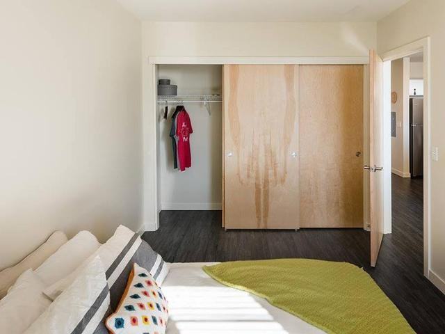 301 12th Ave - Photo 2 of 31