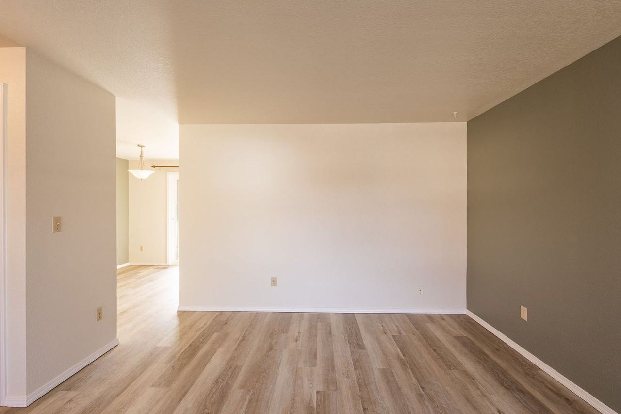 7099 Lamplighter St - Photo 6 of 29