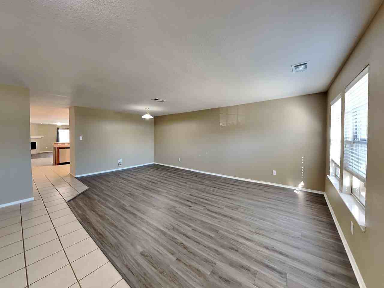 13113 Settlers Trl - Photo 3 of 19