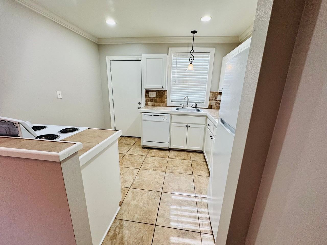 3628 Chippewa St - Photo 4 of 18