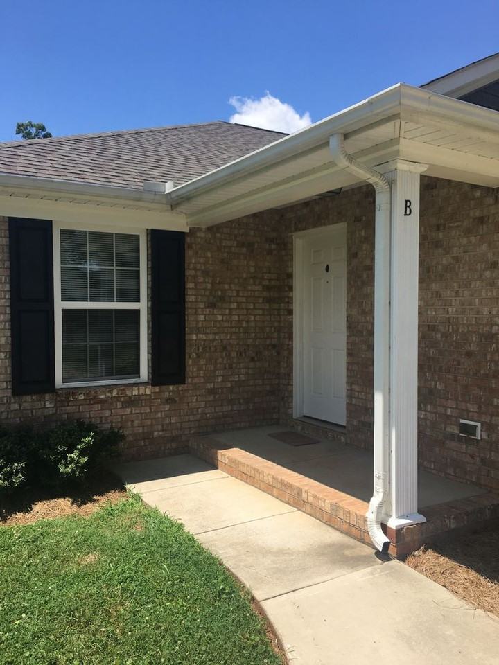 712B E Catawba St - Photo 2 of 19