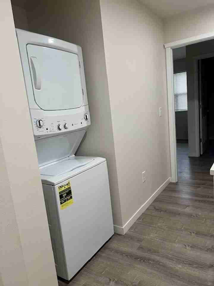 1543 30th St N - Photo 3 of 8