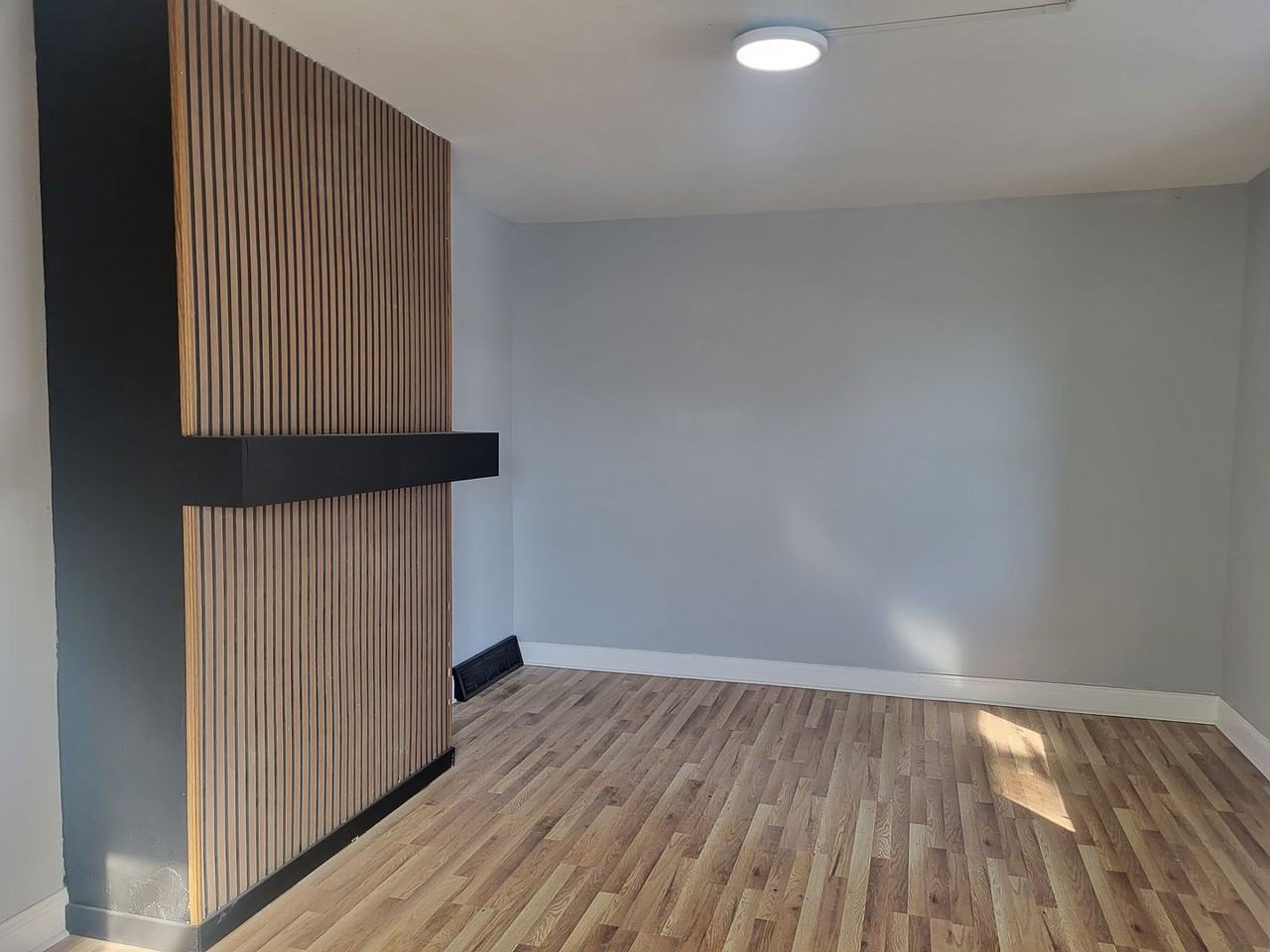332 Hammond St - Photo 3 of 14