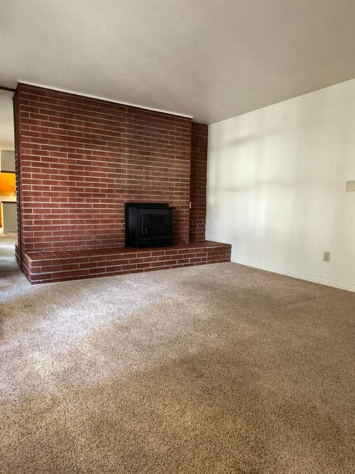 702 S 20th Ave - Photo 4 of 17
