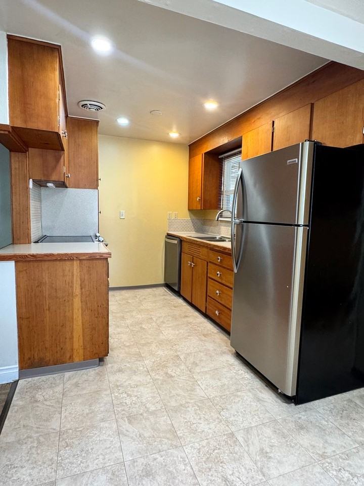 702 S 20th Ave - Photo 6 of 17