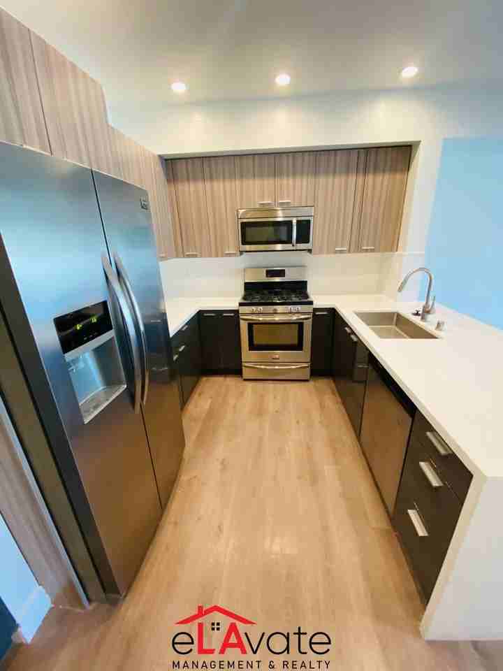 4227 McLaughlin Ave. - Photo 2 of 18